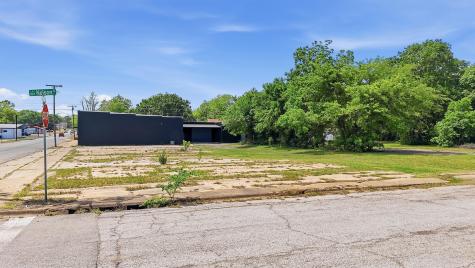 613 S Armstrong Avenue Denison TX 75020