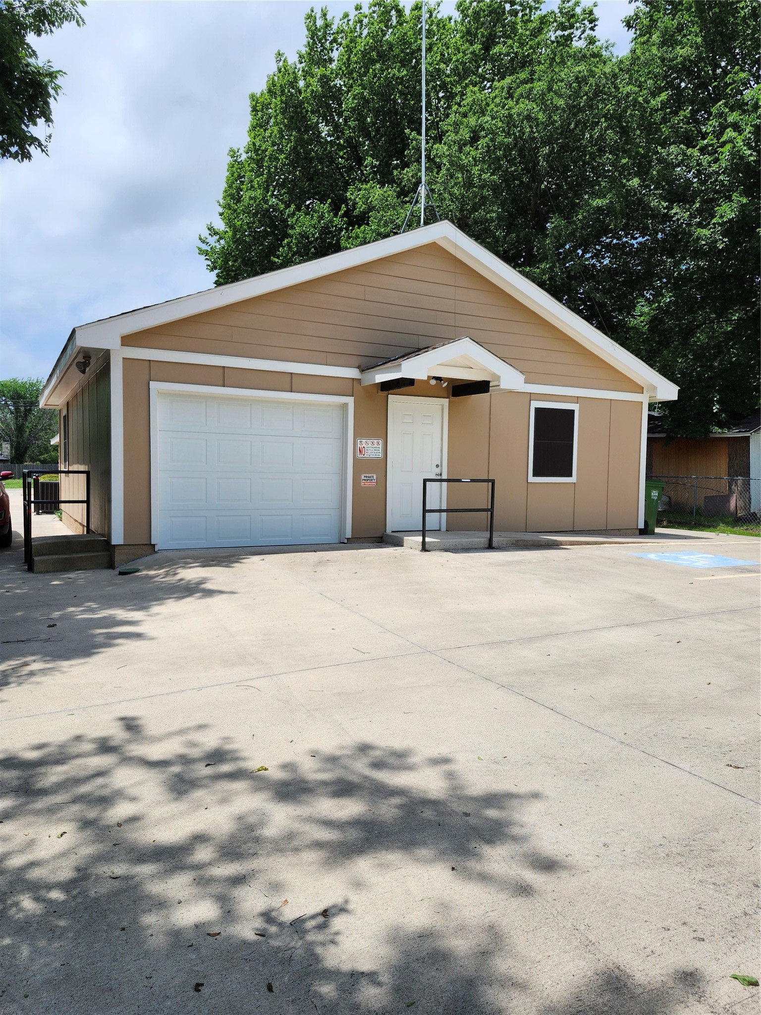 828 N Main Street Springtown TX 76082