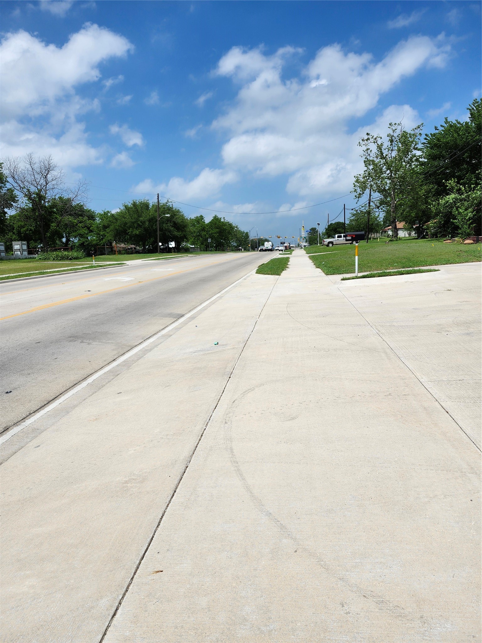 828 N Main Street Springtown TX 76082