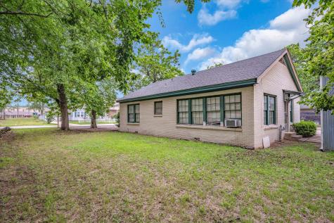 106 S College Street Lindale TX 75771
