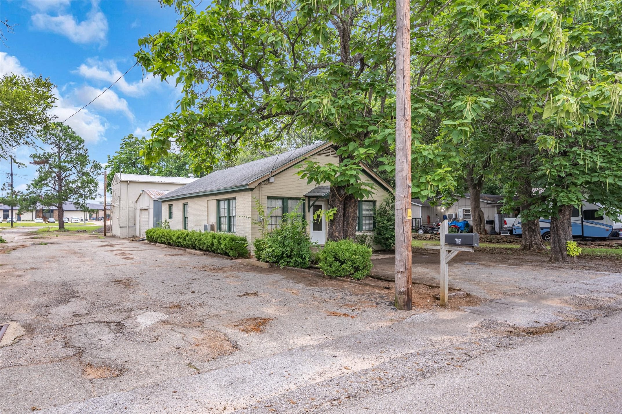 106 S College Street Lindale TX 75771