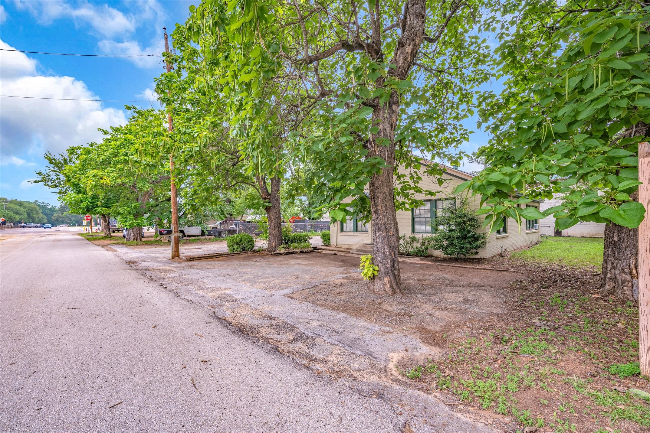 106 S College Street Lindale TX 75771