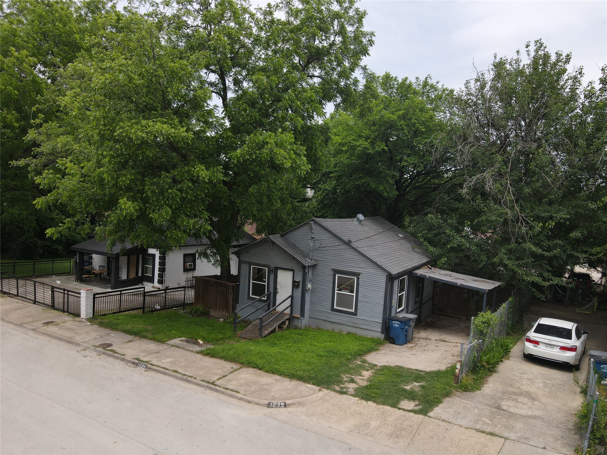 1239 Compton Street Dallas TX 75203