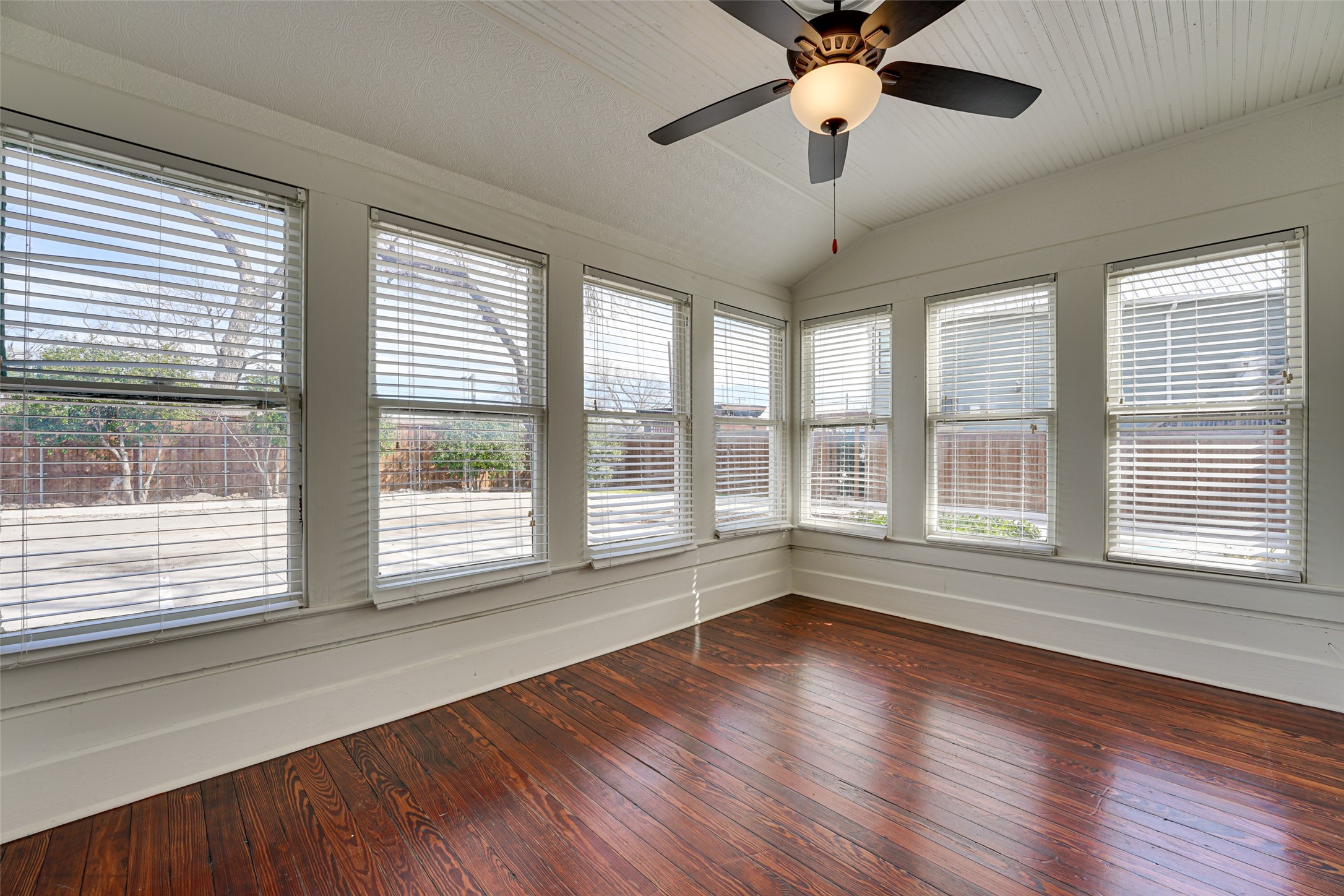 500 W Main Street Waxahachie TX 75165