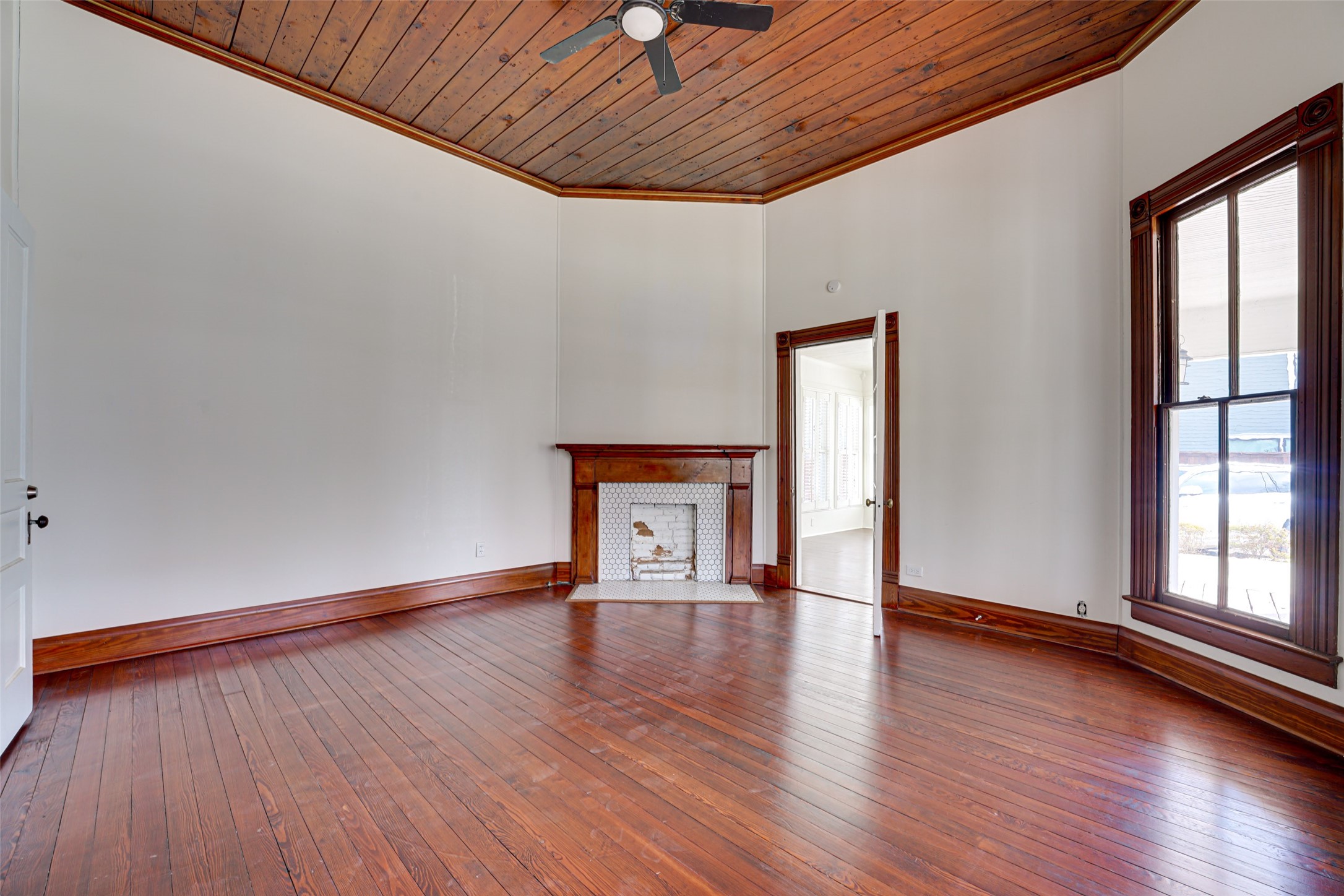 500 W Main Street Waxahachie TX 75165