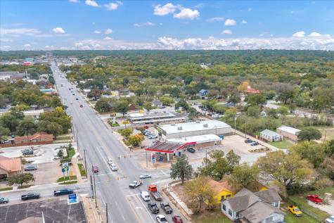 1301 N Main Street Weatherford TX 76086