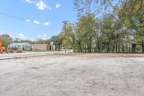 1301 N Main Street Weatherford TX 76086