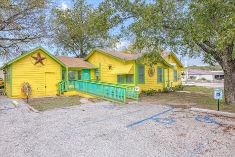 1301 N Main Street Weatherford TX 76086