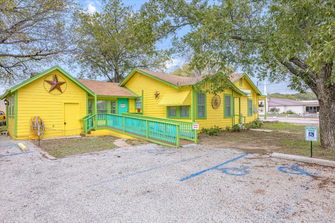 1301 N Main Street Weatherford TX 76086