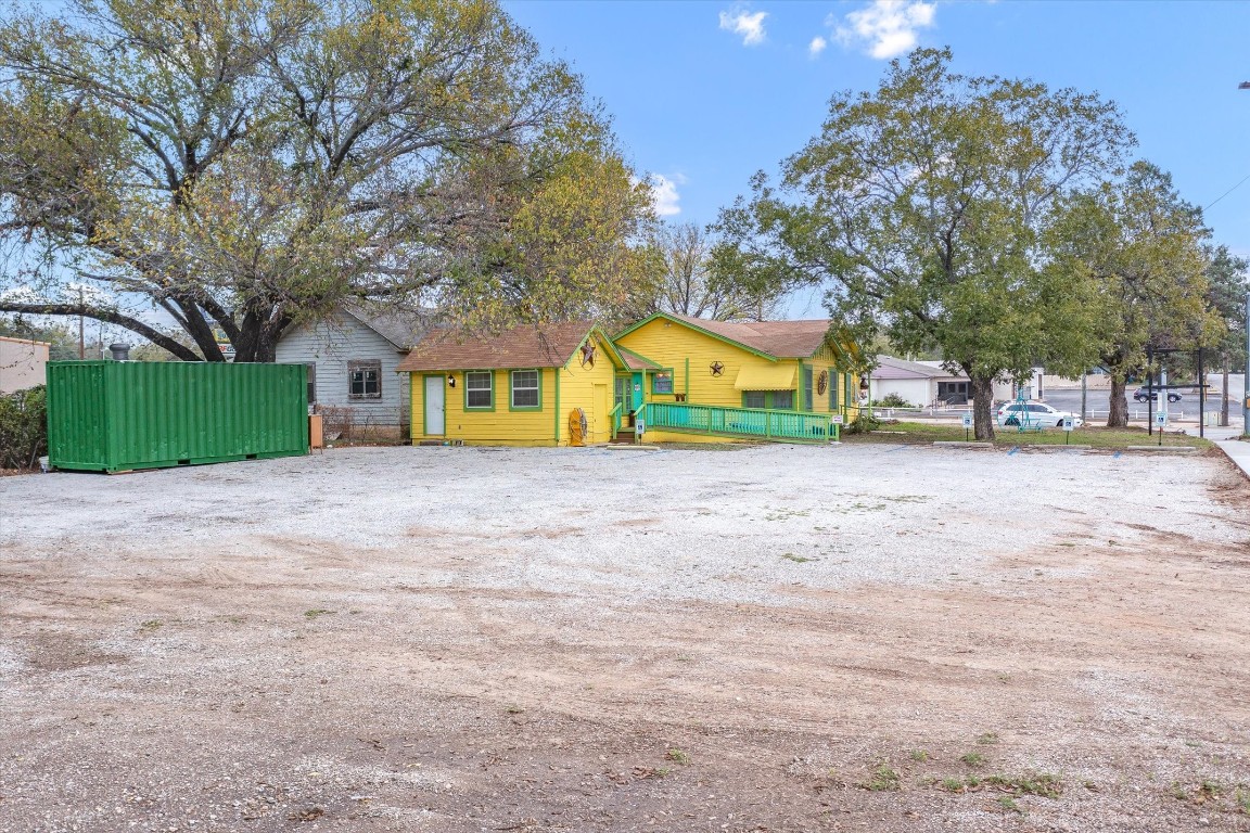 1301 N Main Street Weatherford TX 76086