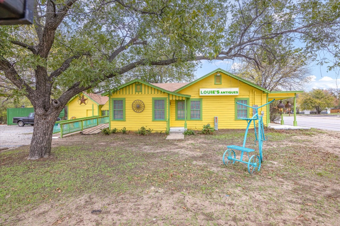 1301 N Main Street Weatherford TX 76086
