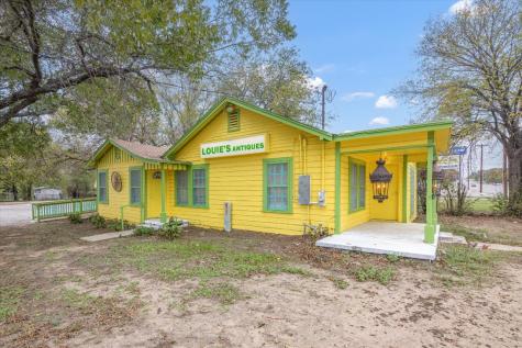 1301 N Main Street Weatherford TX 76086