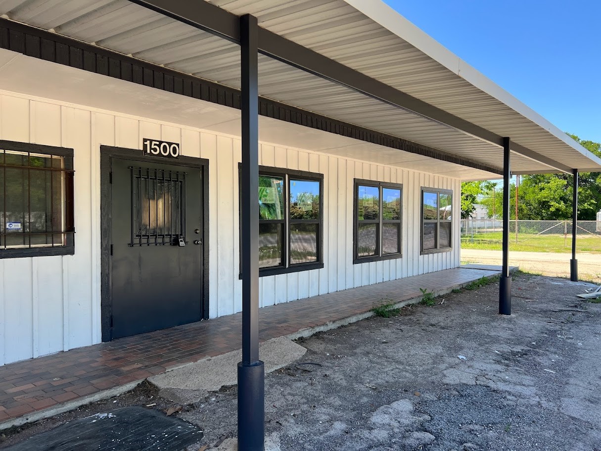1500 S Oak Avenue Mineral Wells TX 76067