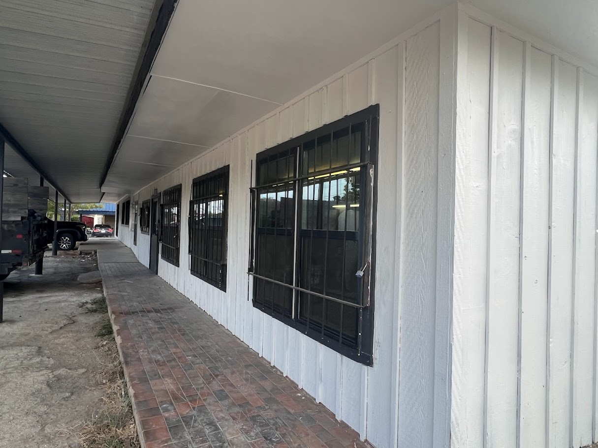 1500 S Oak Avenue Mineral Wells TX 76067