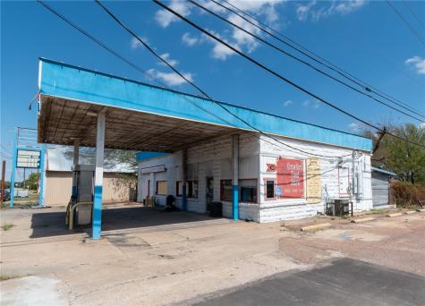 6756 N Lone Star Parkway Crawford TX 76638