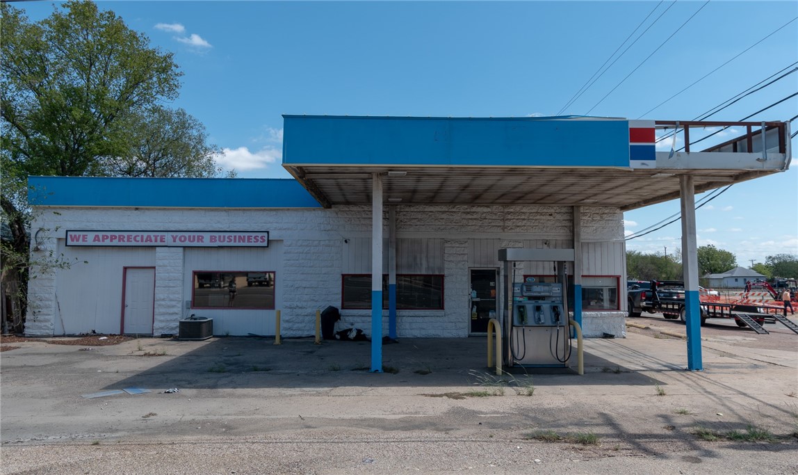 6756 N Lone Star Parkway Crawford TX 76638