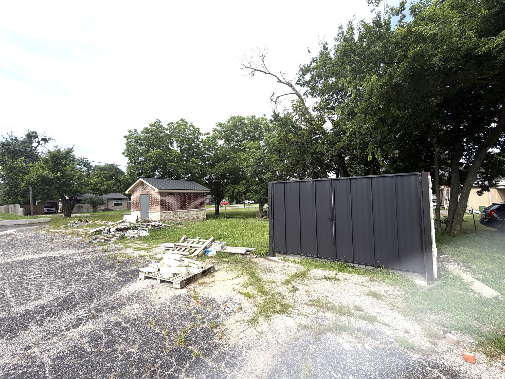 900 N Broughton Street Sherman TX 75090