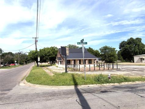 900 N Broughton Street Sherman TX 75090