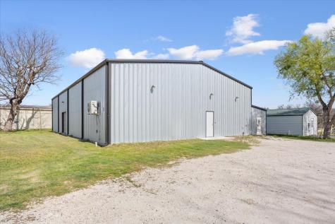 302 N Elm Avenue Hubbard TX 76648