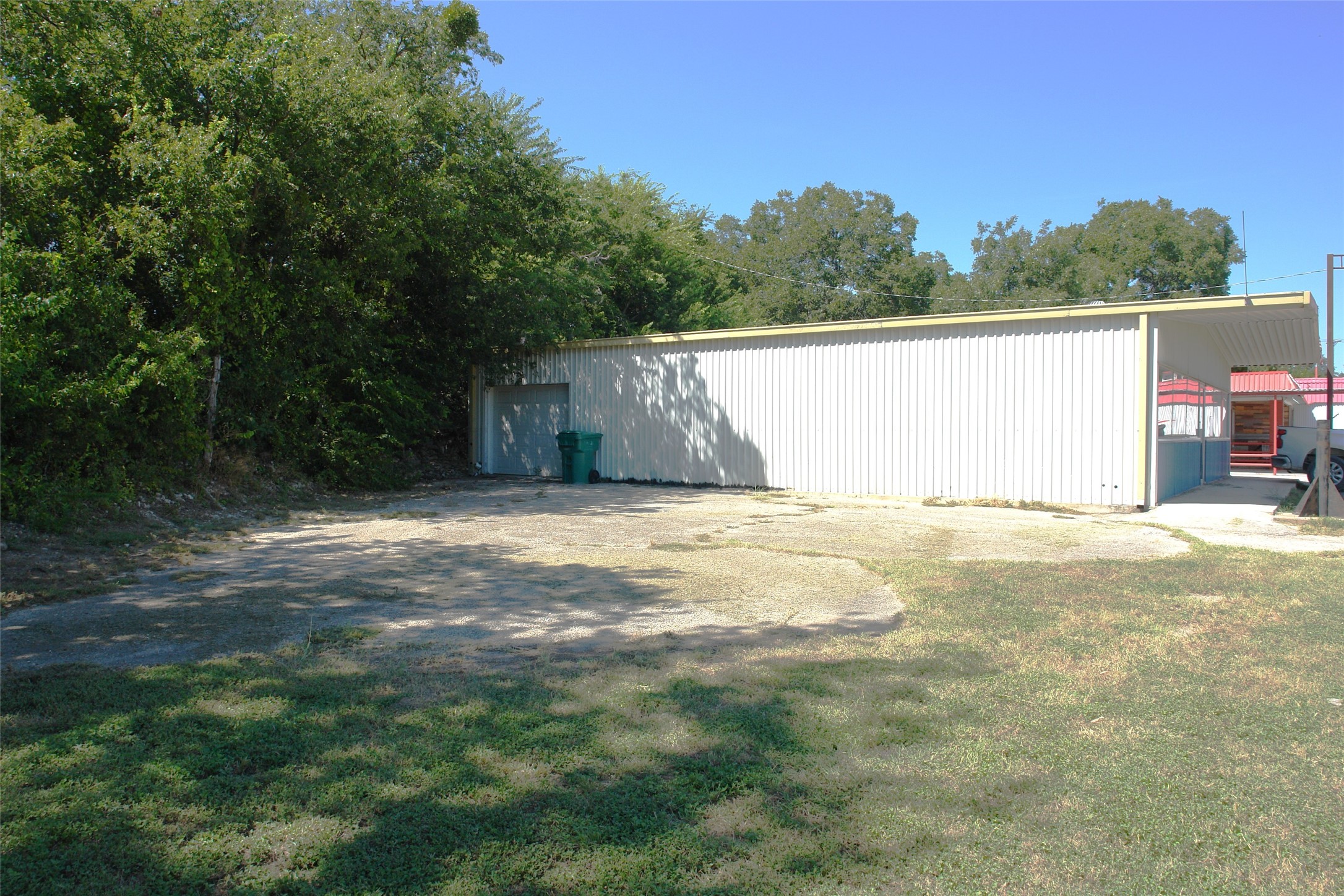 705 N Commercial Goldthwaite TX 76844