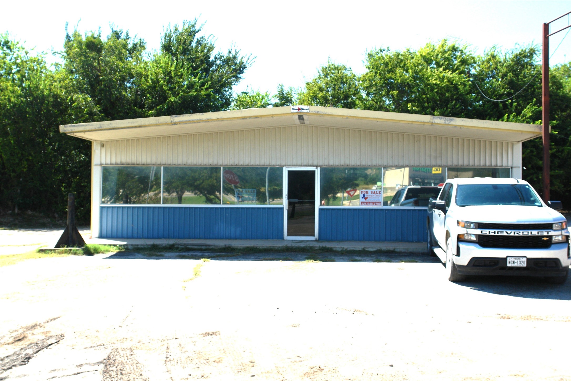 705 N Commercial Goldthwaite TX 76844