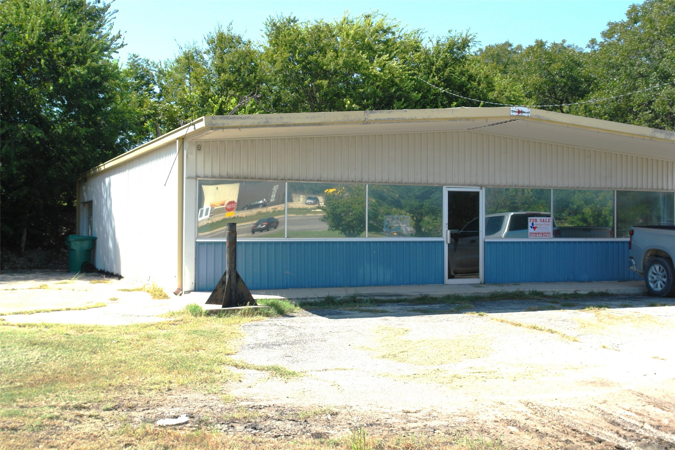 705 N Commercial Goldthwaite TX 76844