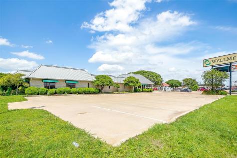 434 Wilshire Boulevard Burleson TX 76028