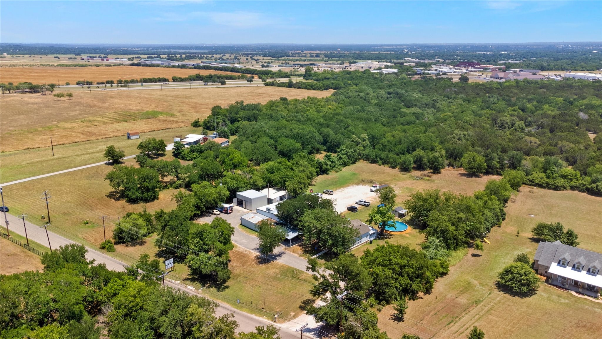 725 Holmes Drive Granbury TX 76048