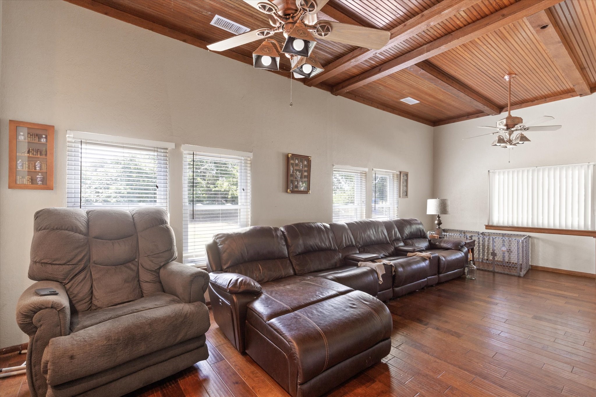 725 Holmes Drive Granbury TX 76048