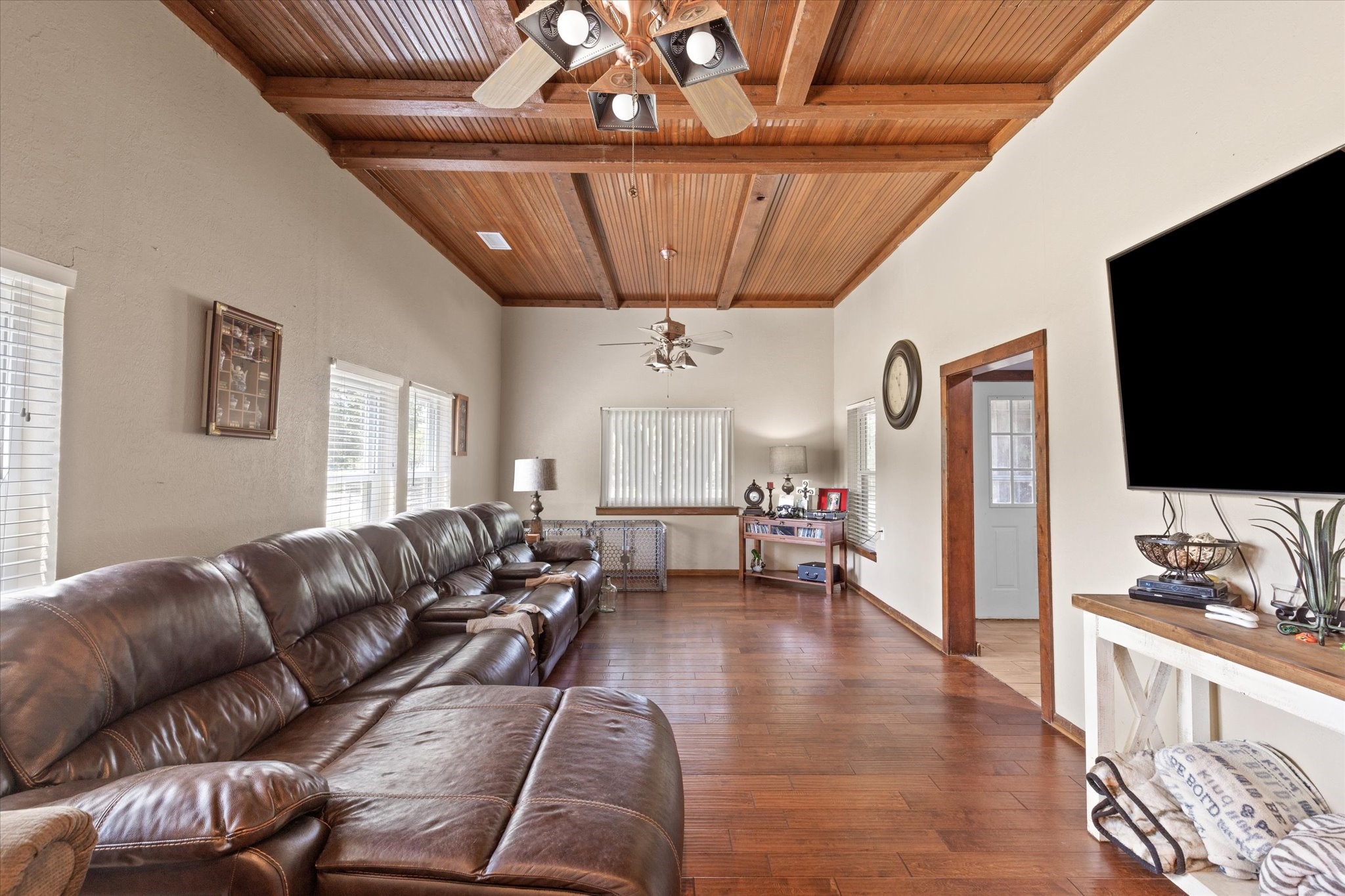 725 Holmes Drive Granbury TX 76048