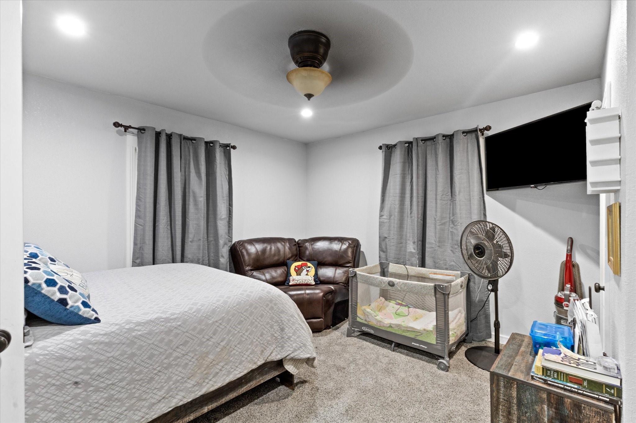 725 Holmes Drive Granbury TX 76048