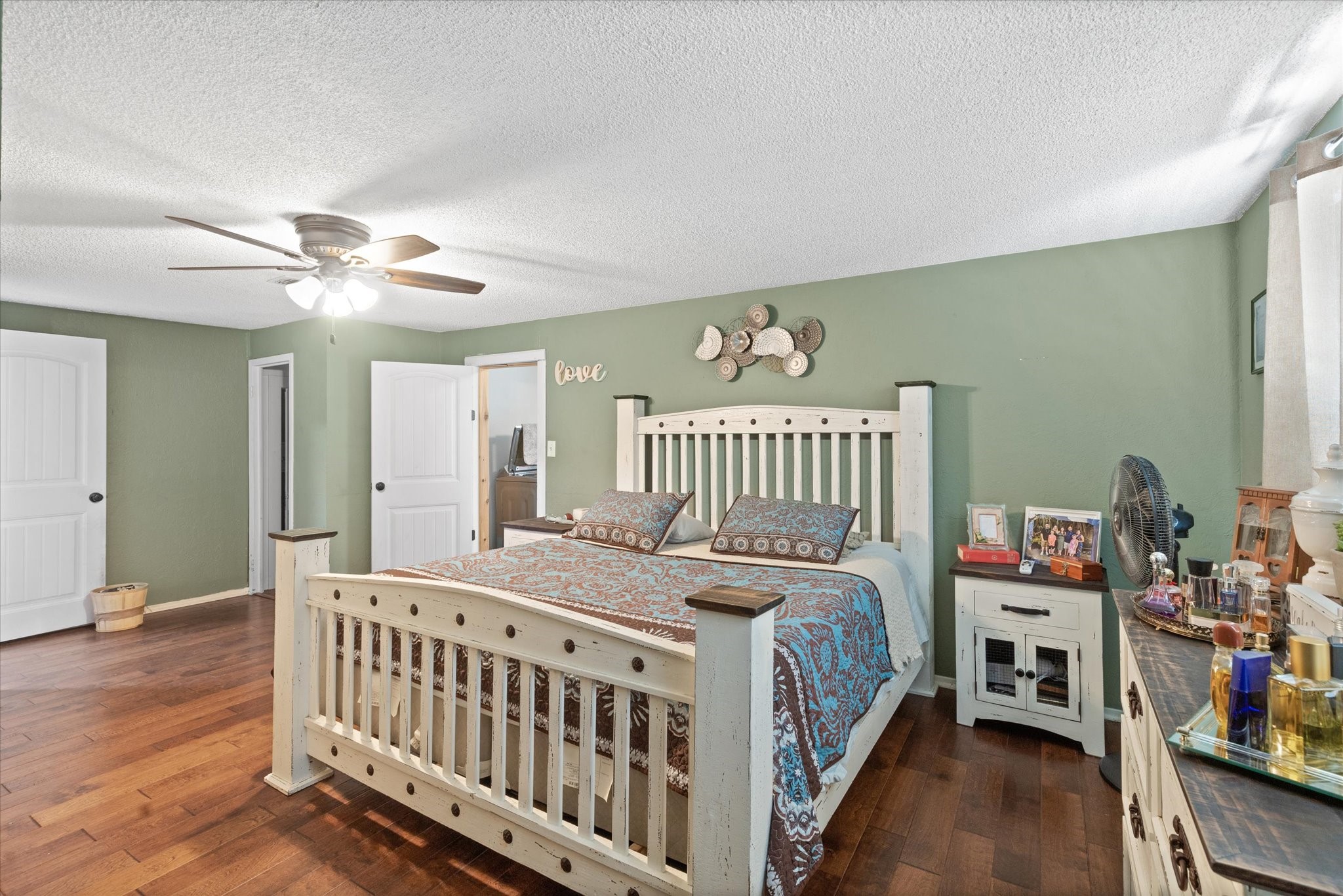 725 Holmes Drive Granbury TX 76048