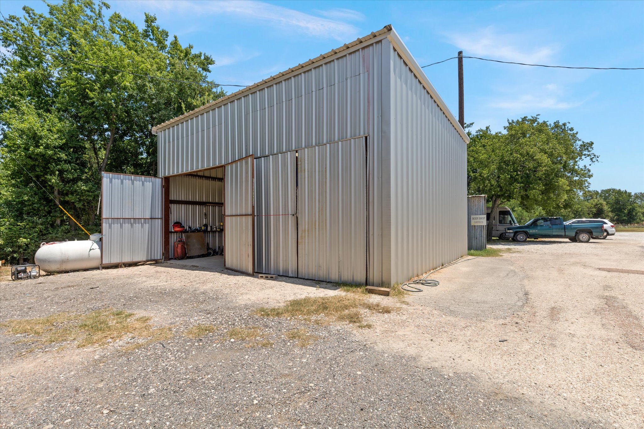 725 Holmes Drive Granbury TX 76048