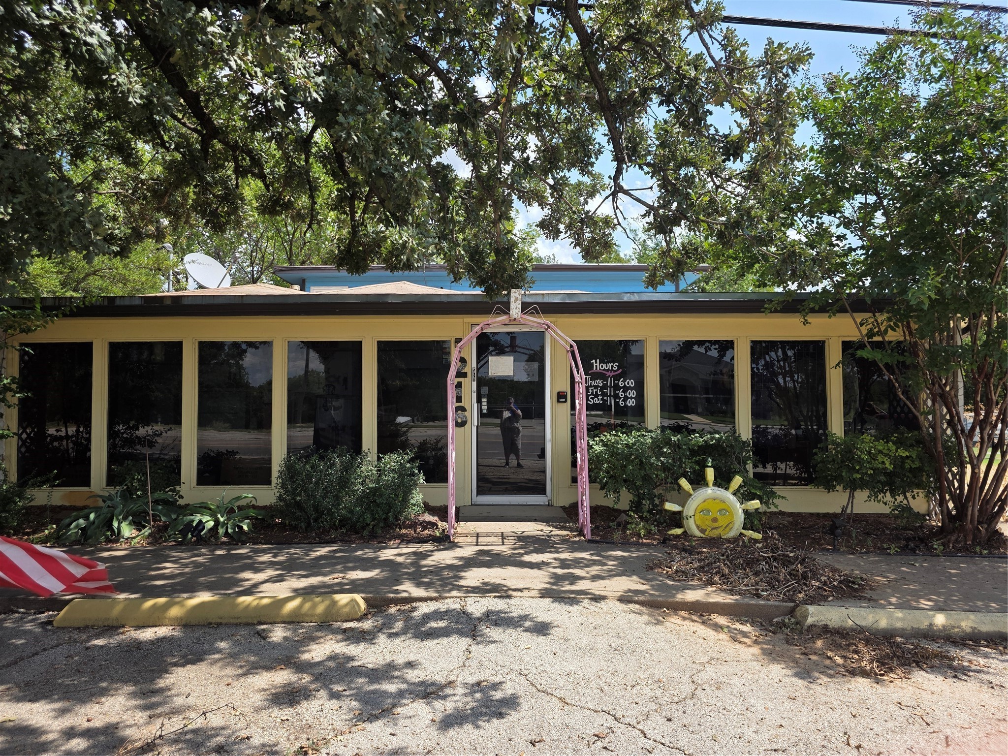 216 W Main Street Azle TX 76020