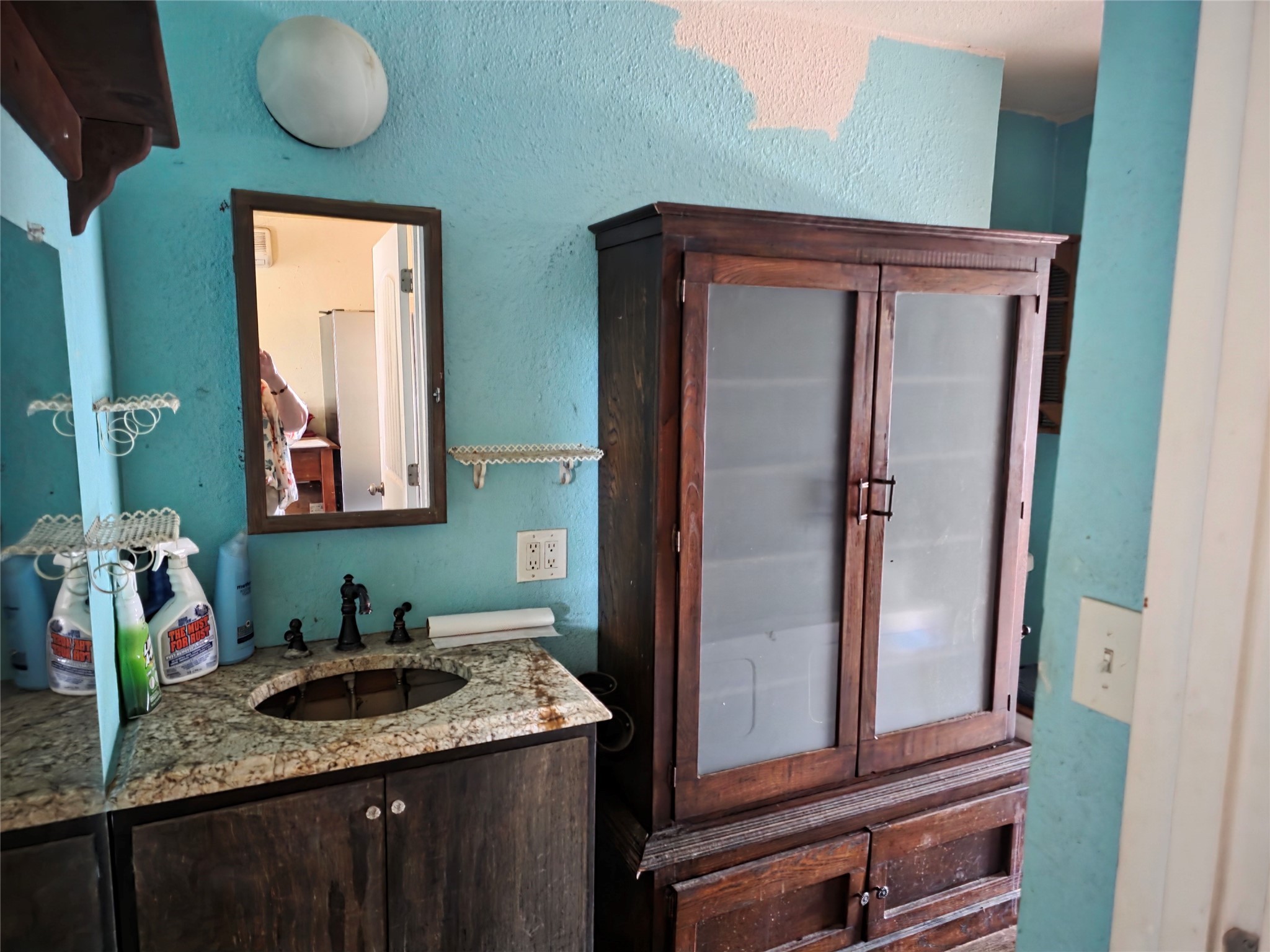 216 W Main Street Azle TX 76020