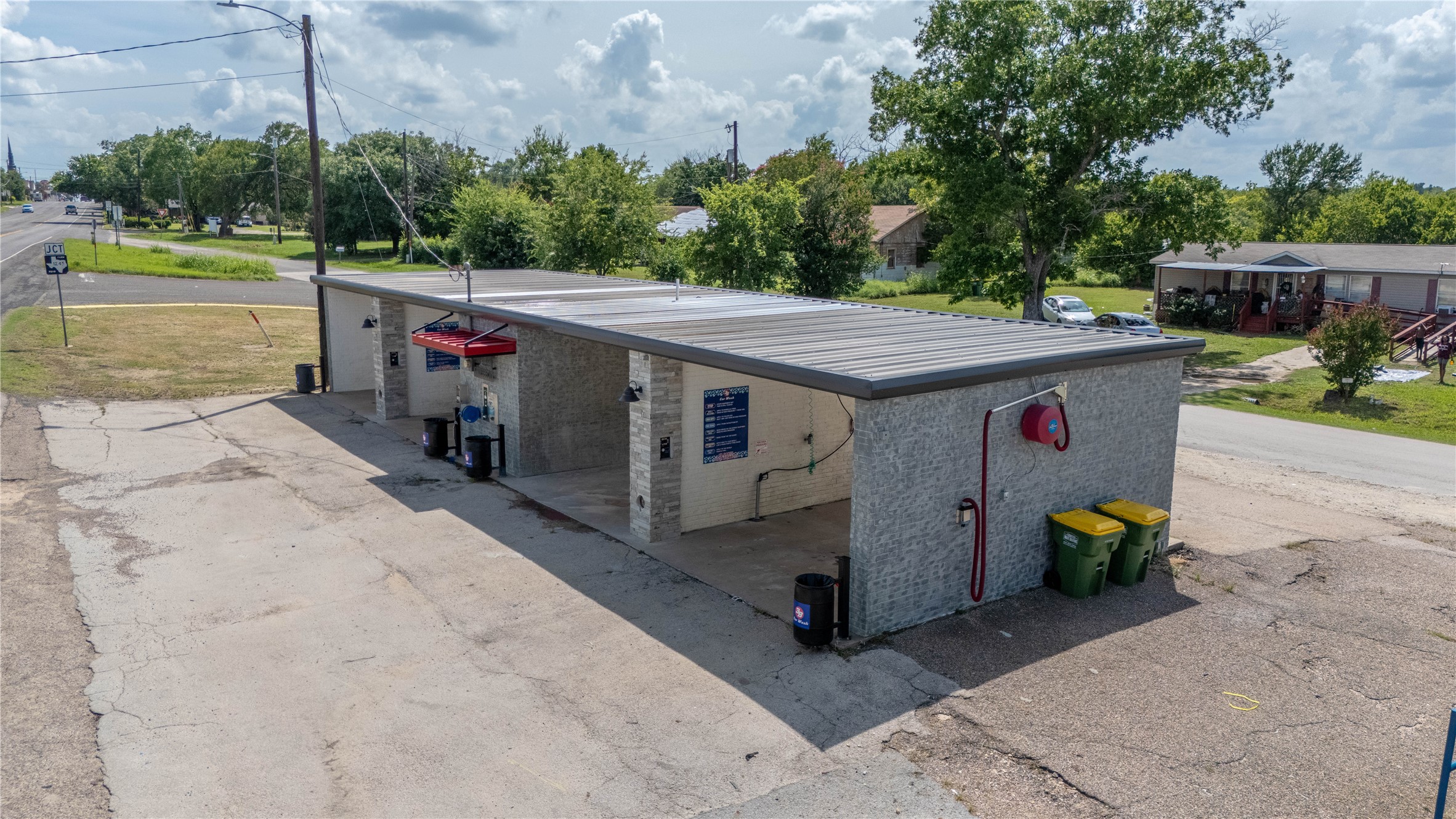 617 N Ellis Groesbeck TX 76642