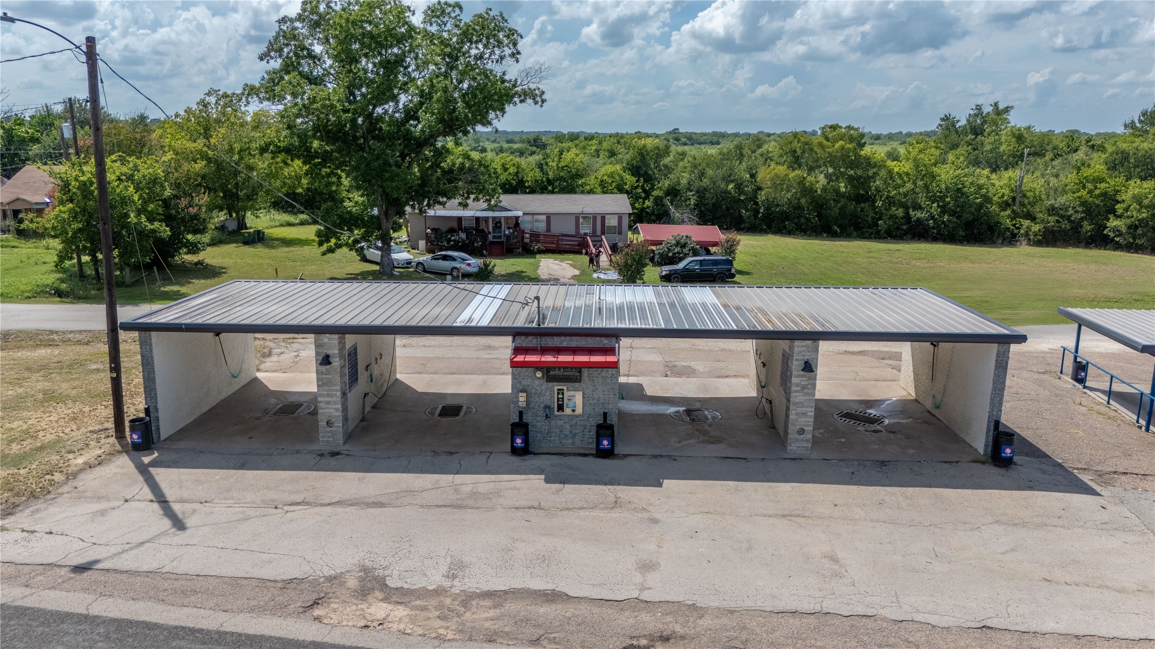 617 N Ellis Groesbeck TX 76642