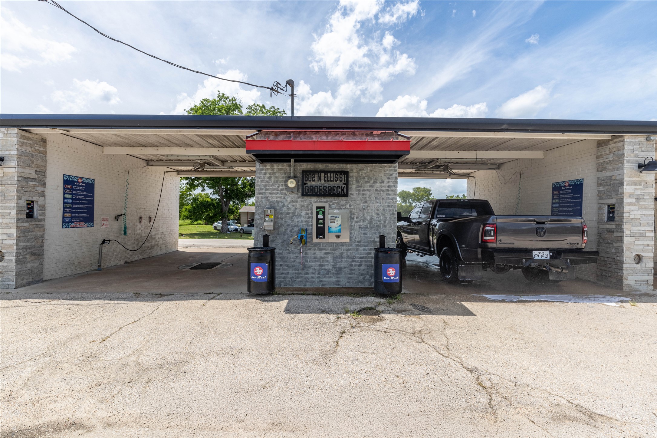 617 N Ellis Groesbeck TX 76642