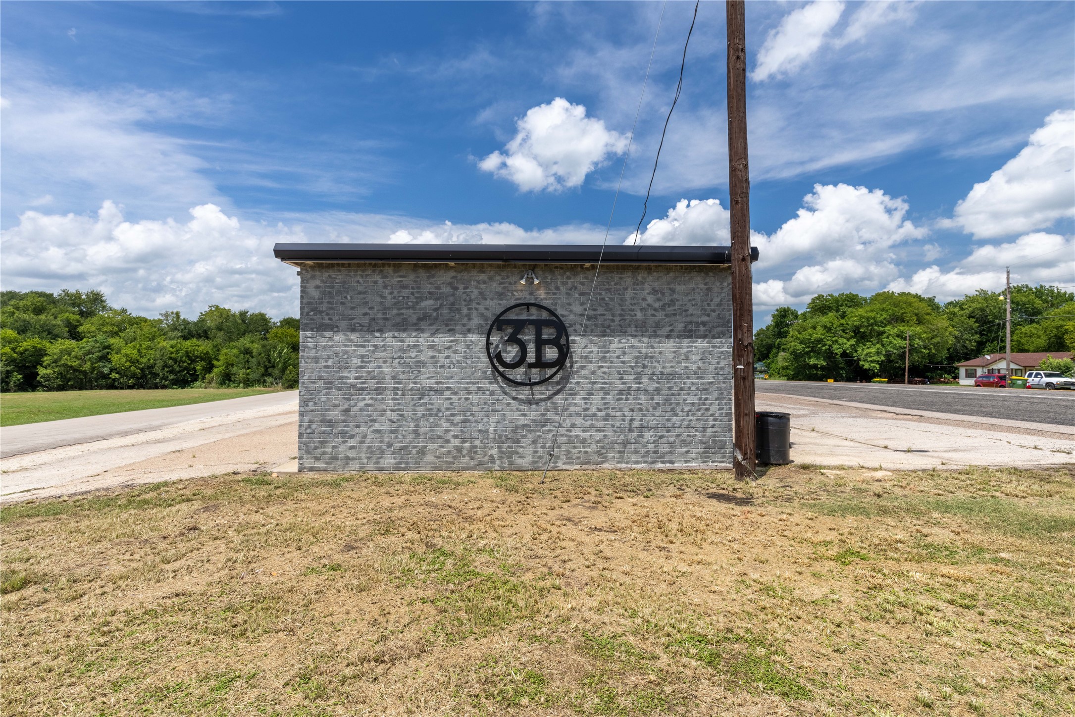 617 N Ellis Groesbeck TX 76642