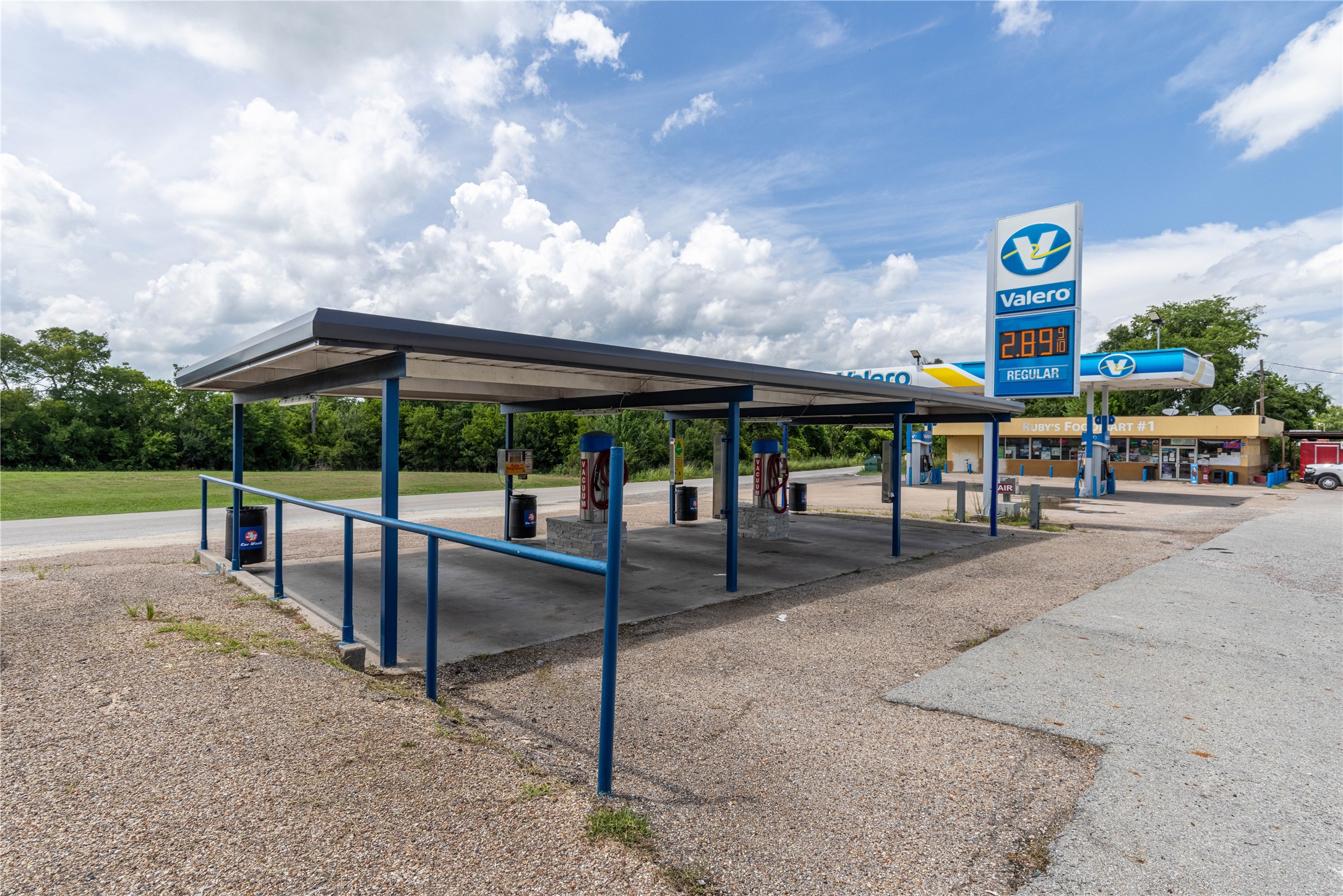 617 N Ellis Groesbeck TX 76642