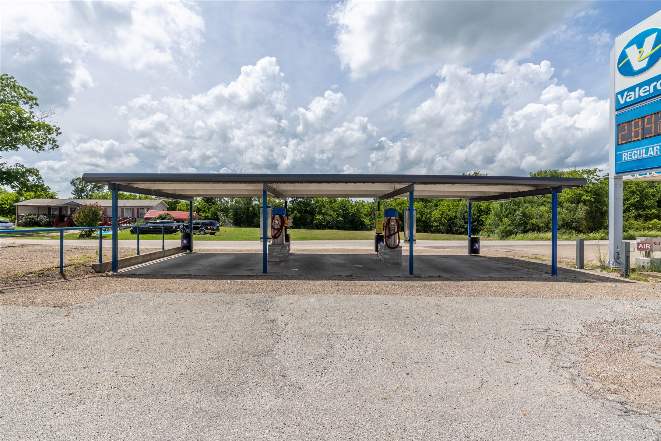 617 N Ellis Groesbeck TX 76642