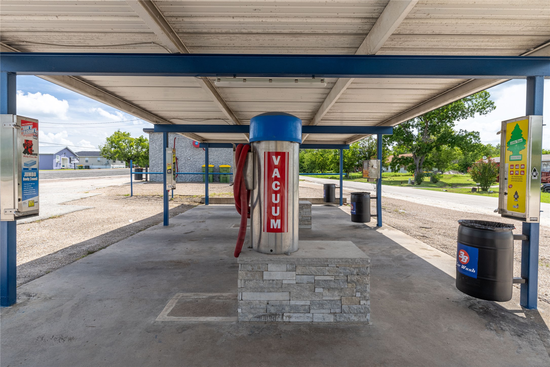 617 N Ellis Groesbeck TX 76642