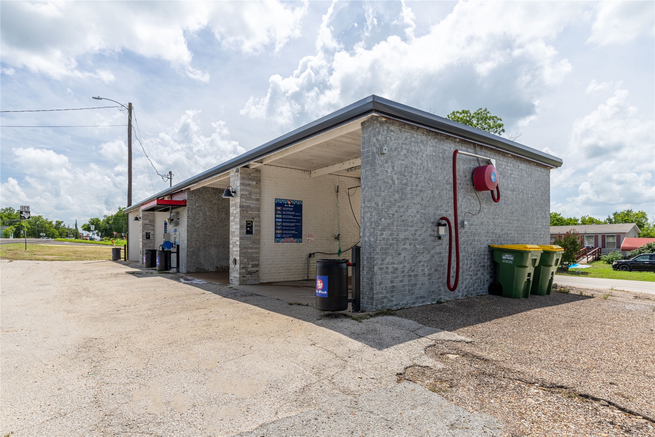 617 N Ellis Groesbeck TX 76642