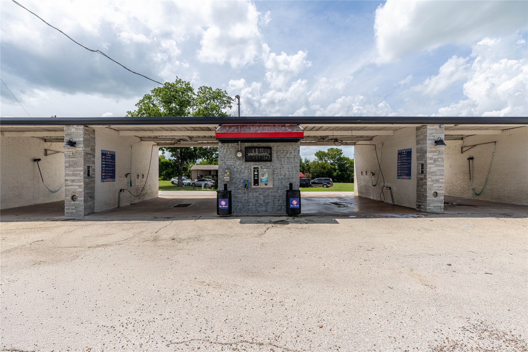 617 N Ellis Groesbeck TX 76642