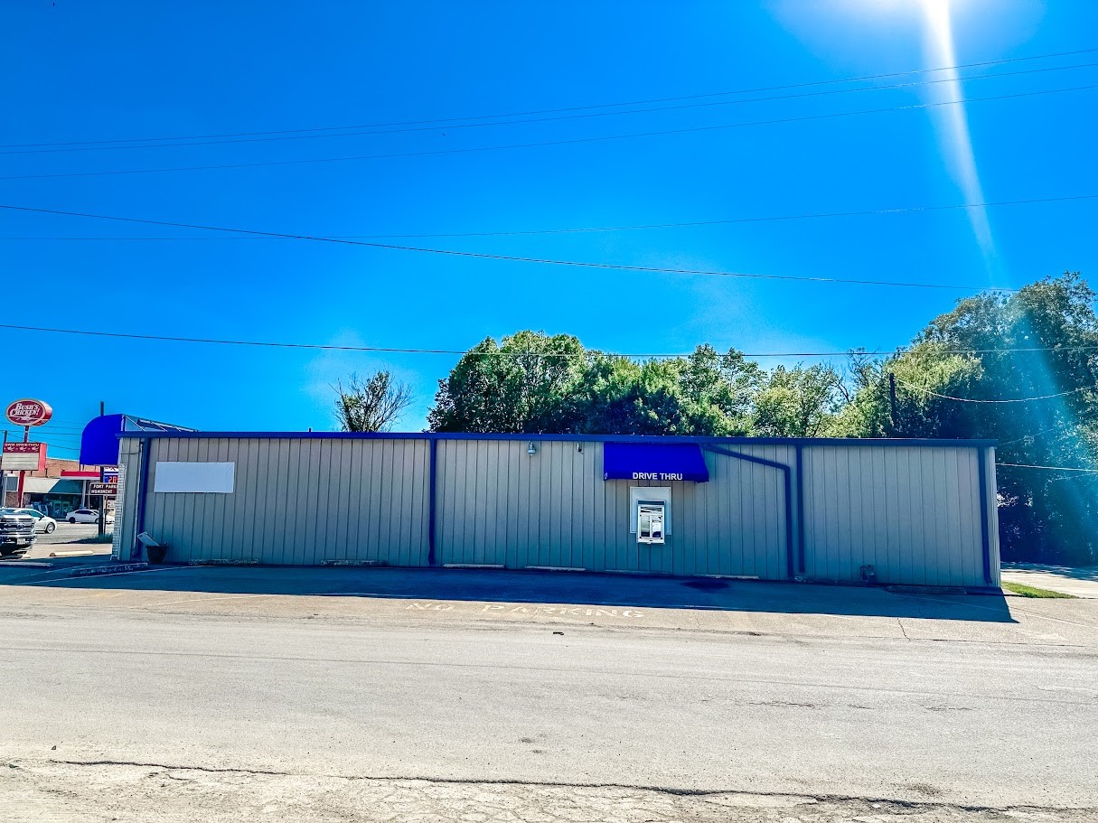 209 N Ellis Street Groesbeck TX 76642
