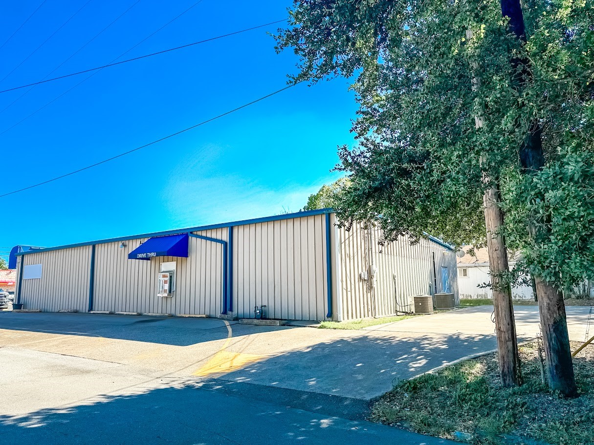 209 N Ellis Street Groesbeck TX 76642