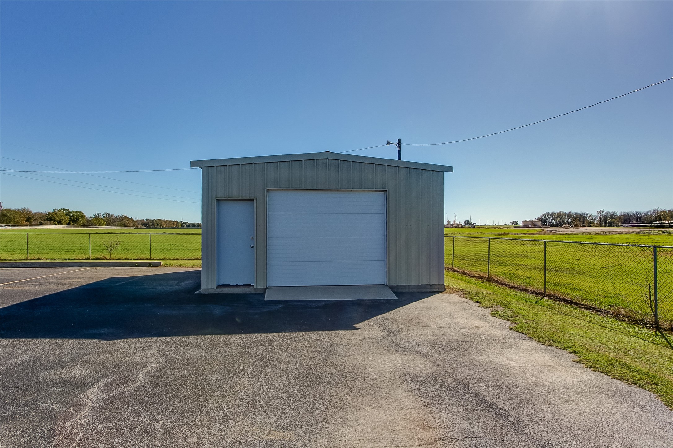 2420 Bob White Drive Granbury TX 76049