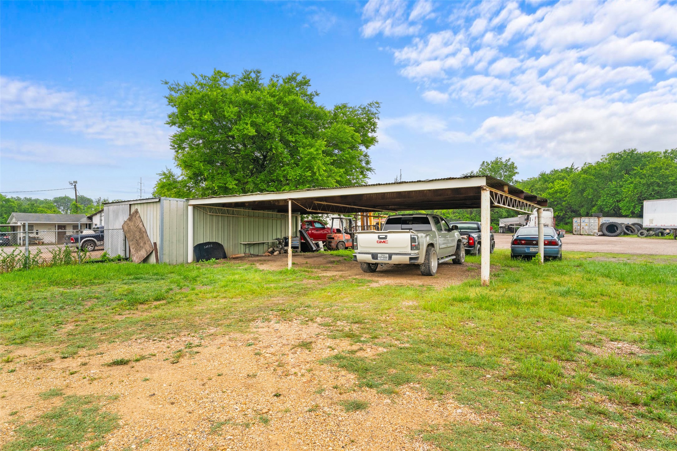 316 Howard Road Waxahachie TX 75165