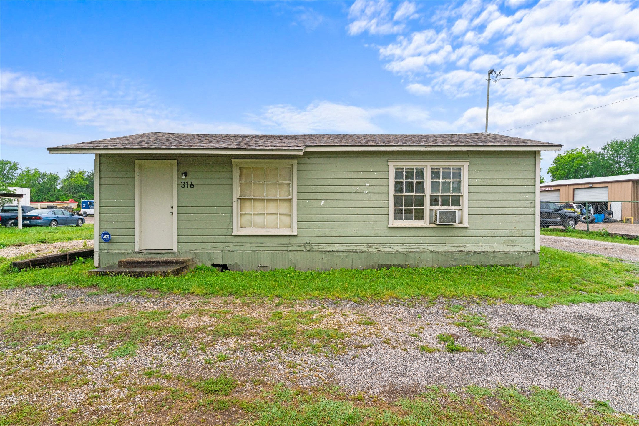 316 Howard Road Waxahachie TX 75165