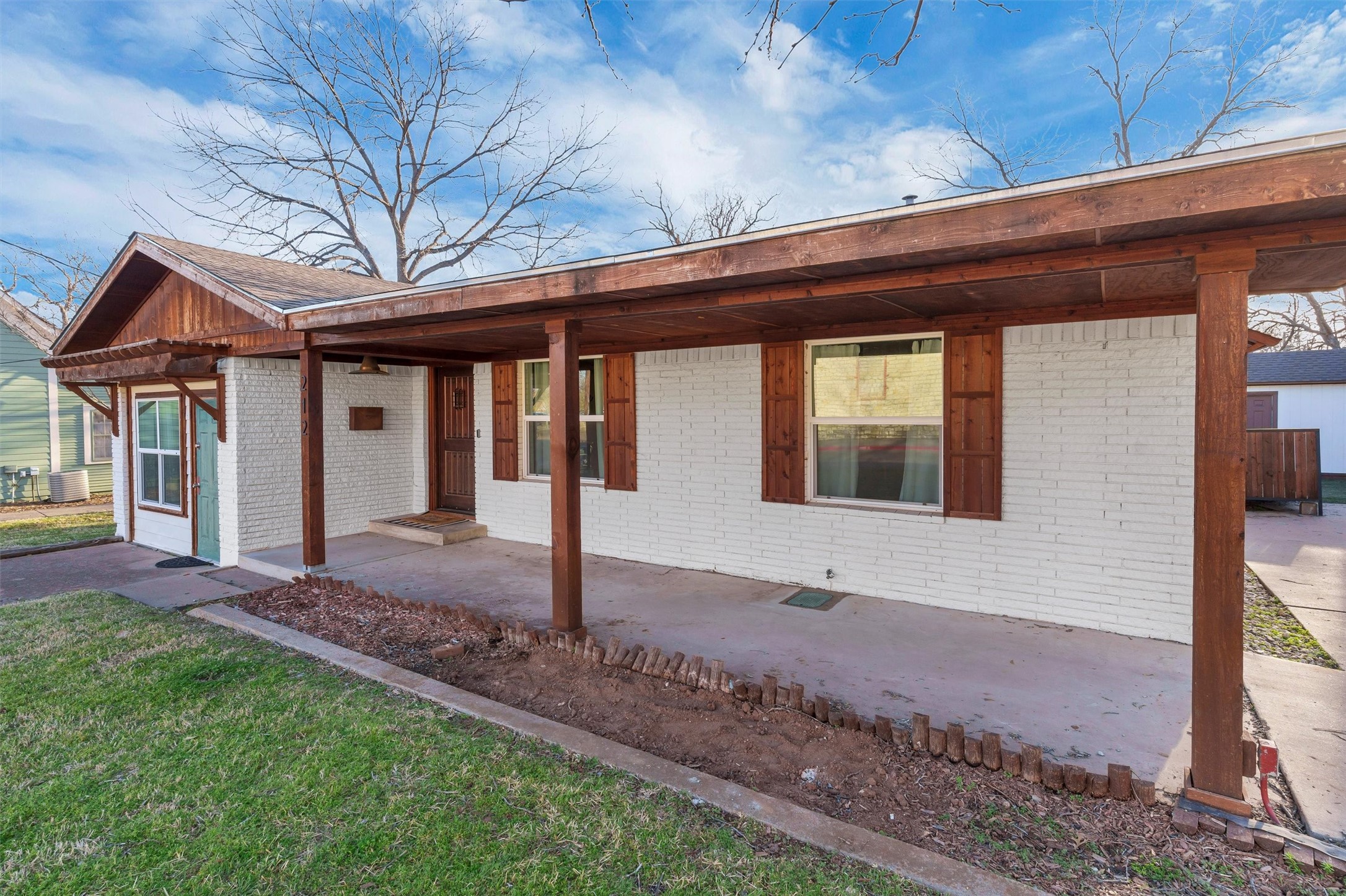 212 N Crockett Street Granbury TX 76048